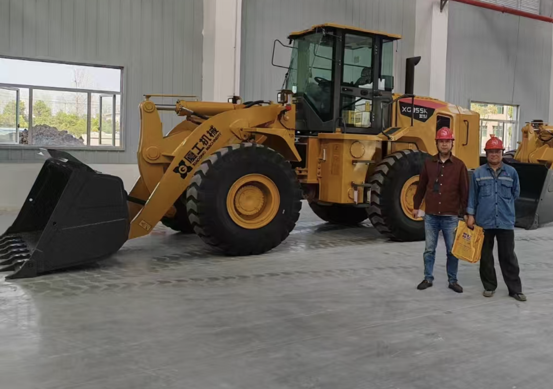 新車培訓(xùn)交接完畢，合影留念